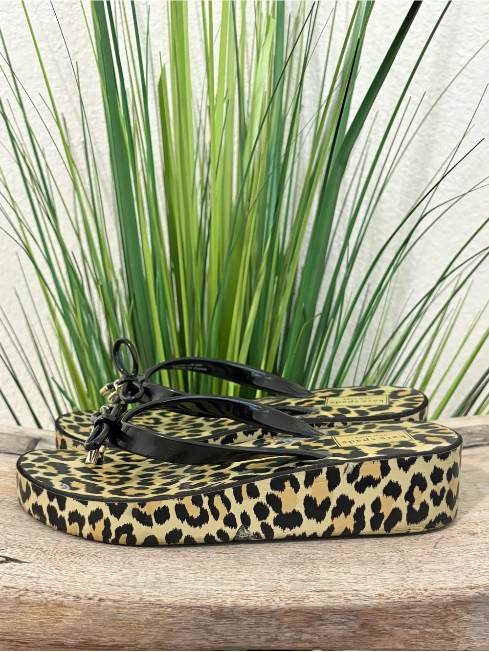 Kate Spade Rina Leopard Print Platform Flip Flops - Picture 4 of 11